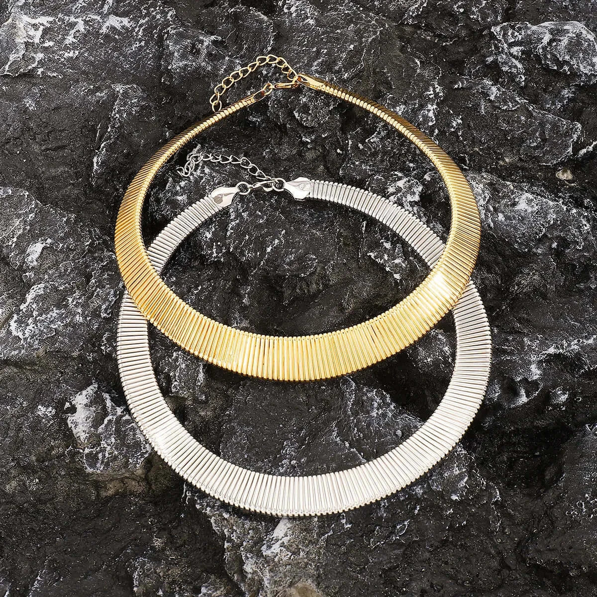 Chic Vintage Choker – Timeless Elegance with Modern Glamour