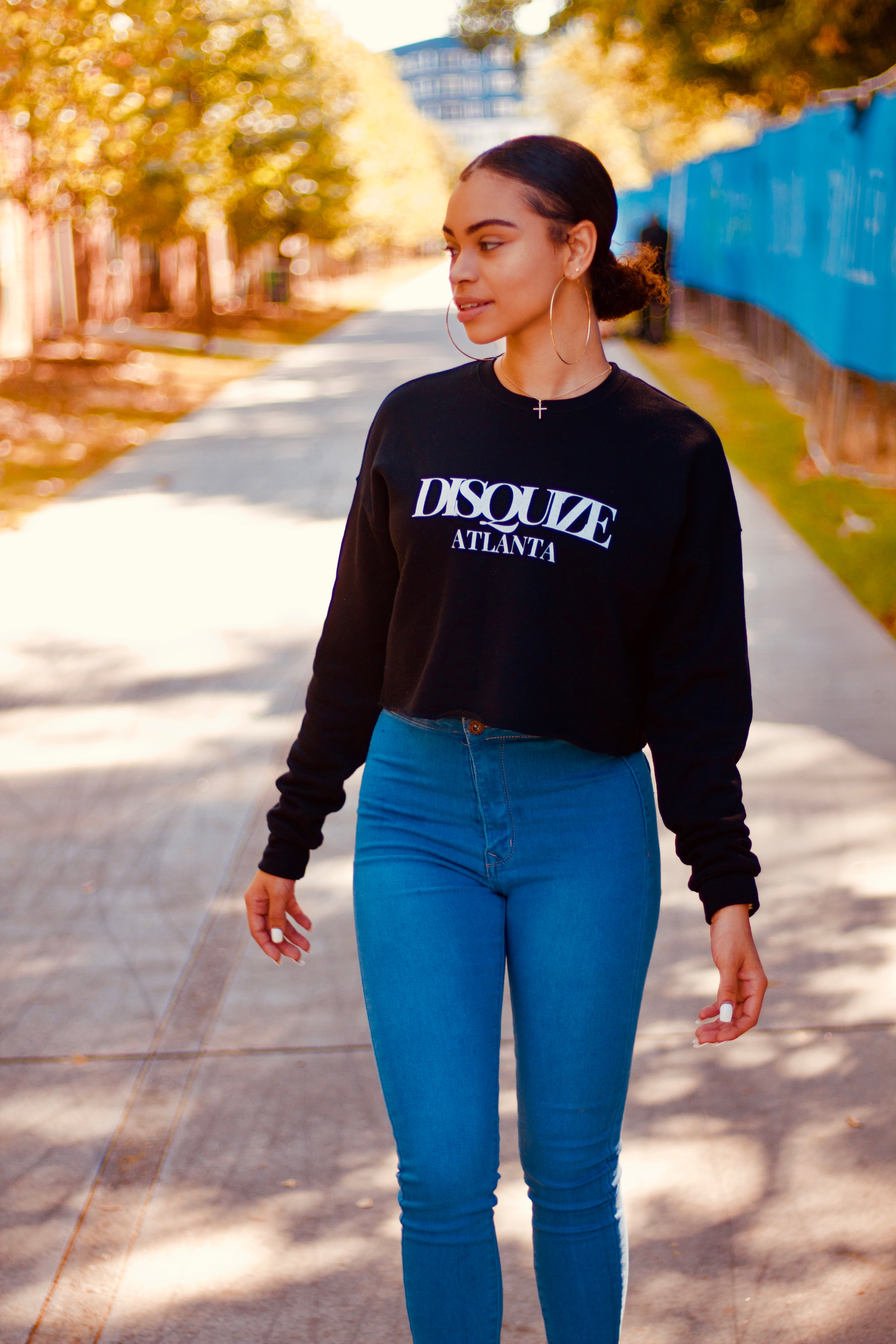 Classic DISQUIZE Crop – Timeless Streetwear Redefined