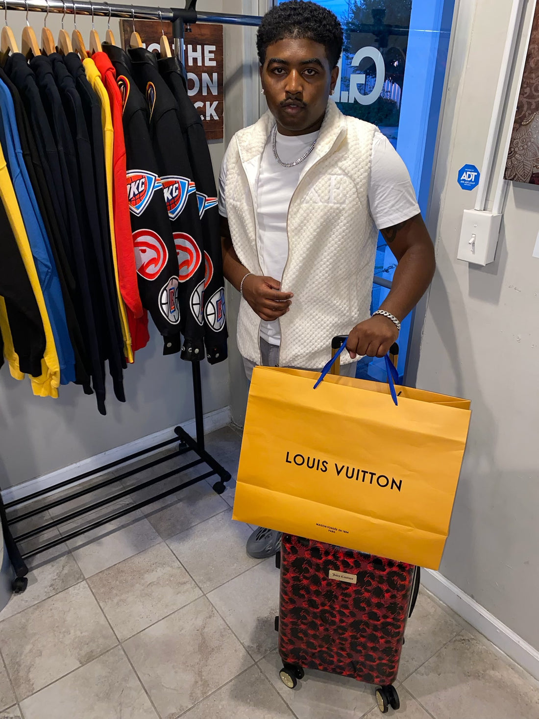 GIOVANNI LUXE Vest – Redefining Modern Luxury